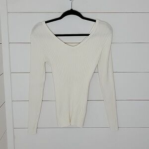 BOUTIQUE large ribbed white v neck sweater